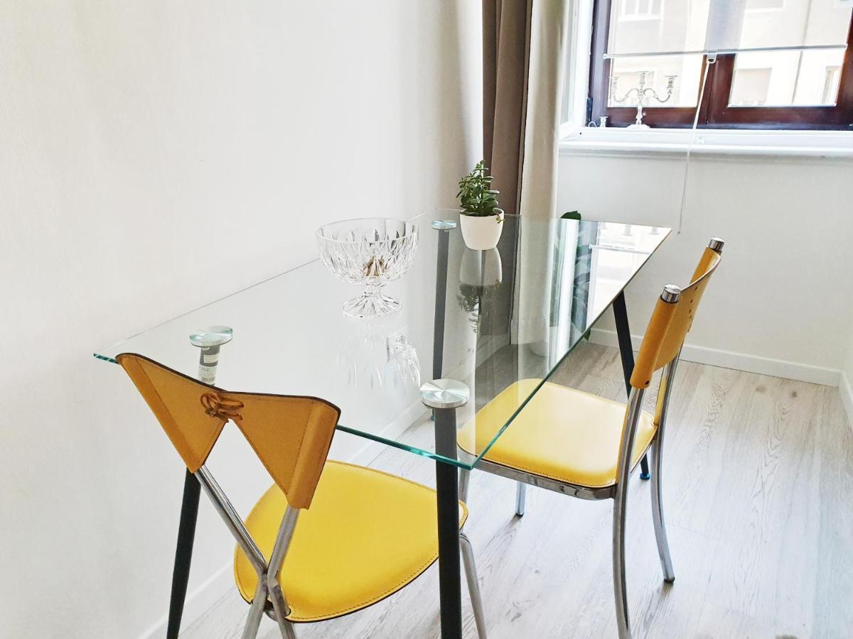 Casa Bianca - 2 Bedroom Design Apartment トリエステ エクステリア 写真