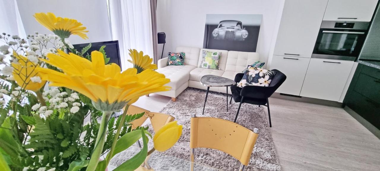 Casa Bianca - 2 Bedroom Design Apartment トリエステ エクステリア 写真
