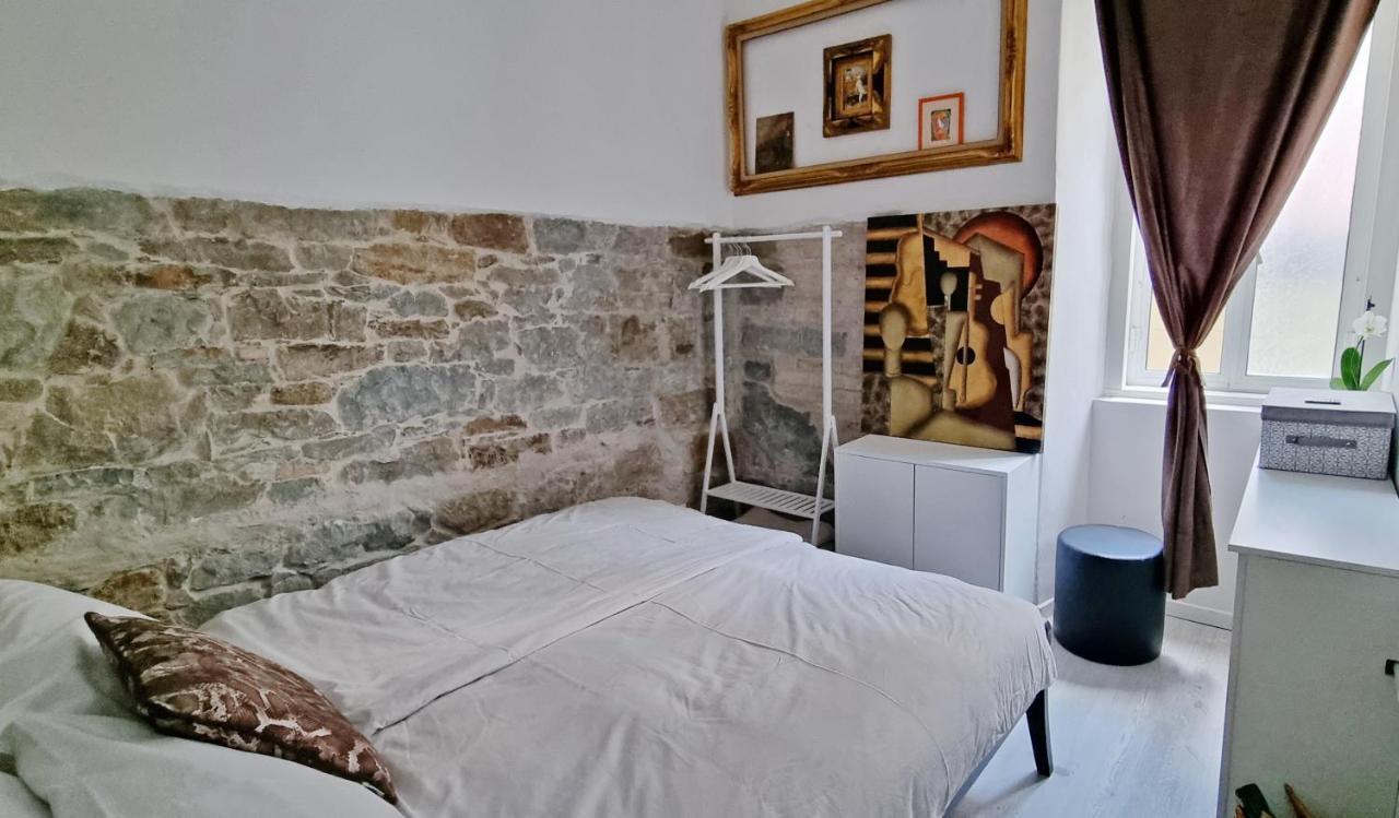Casa Bianca - 2 Bedroom Design Apartment トリエステ エクステリア 写真